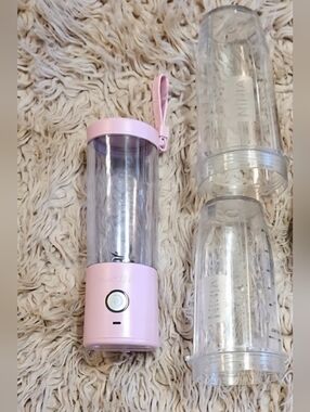 Rechargeable Blendjet Pink Personal Blender with Ninja Travel Cups